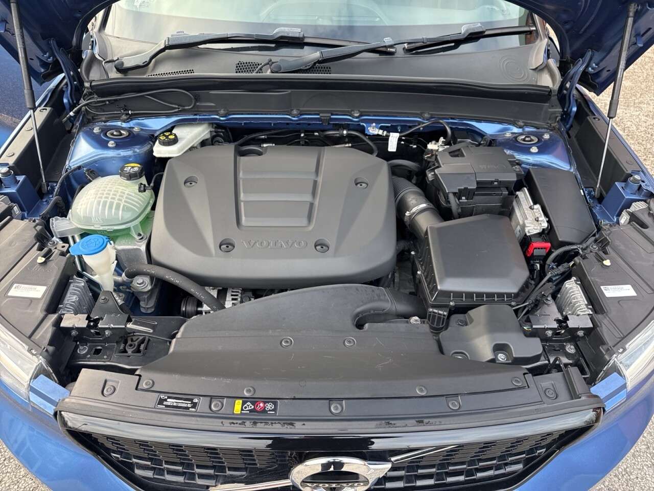 2020 VOLVO XC40 2020 VOLVO XC40