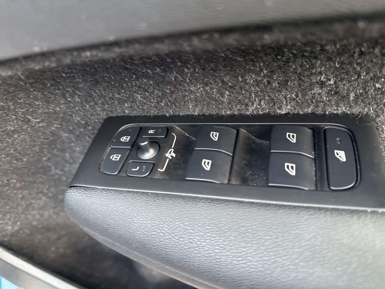 2020 VOLVO XC40 2020 VOLVO XC40