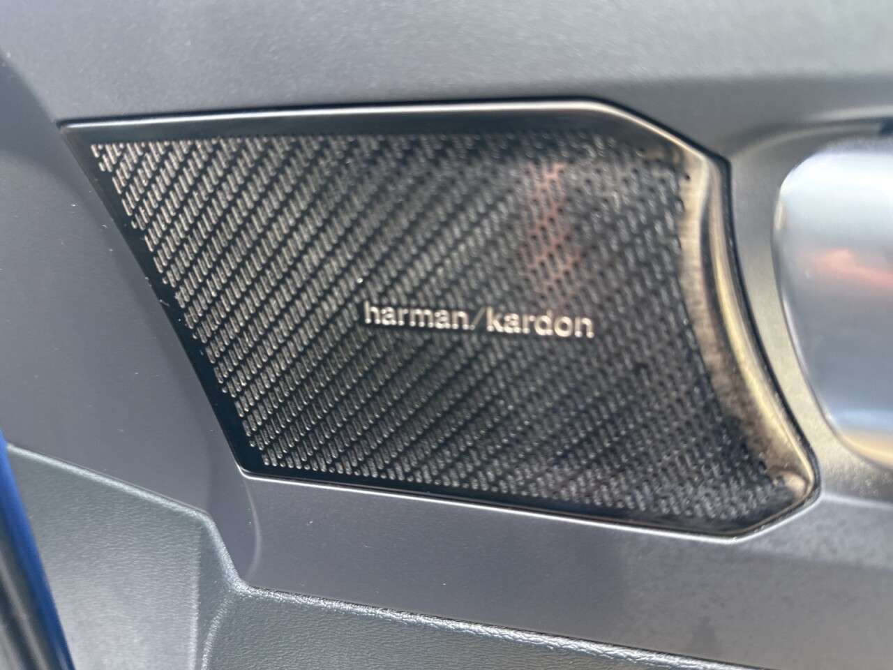 2020 VOLVO XC40 2020 VOLVO XC40