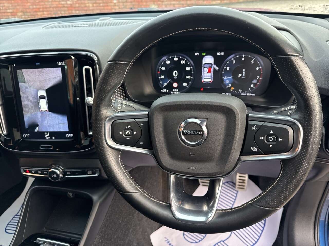 2020 VOLVO XC40 2020 VOLVO XC40