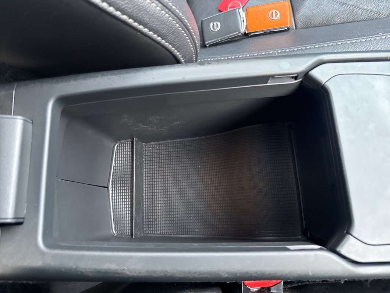 2020 VOLVO XC40 2020 VOLVO XC40