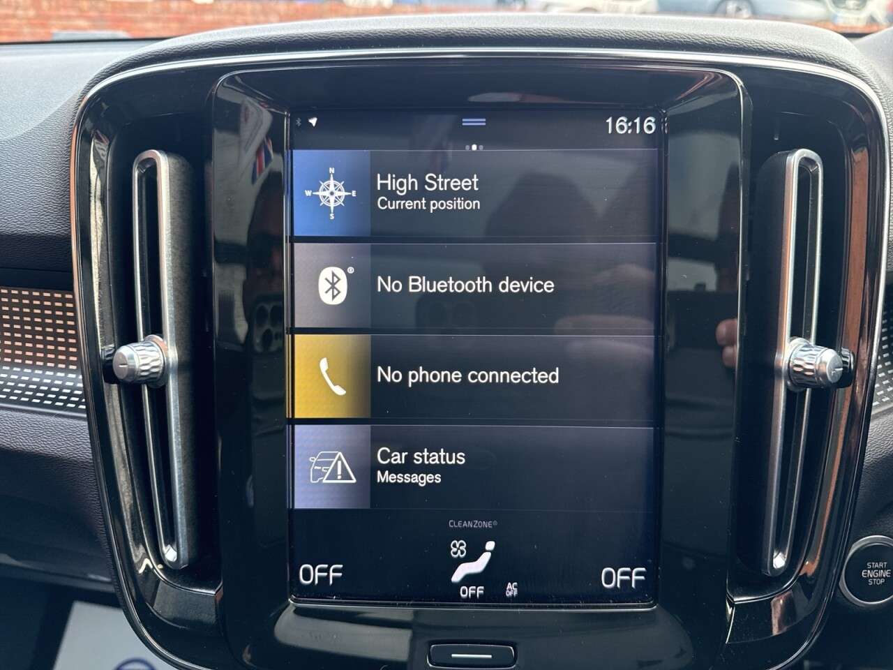 2020 VOLVO XC40 2020 VOLVO XC40