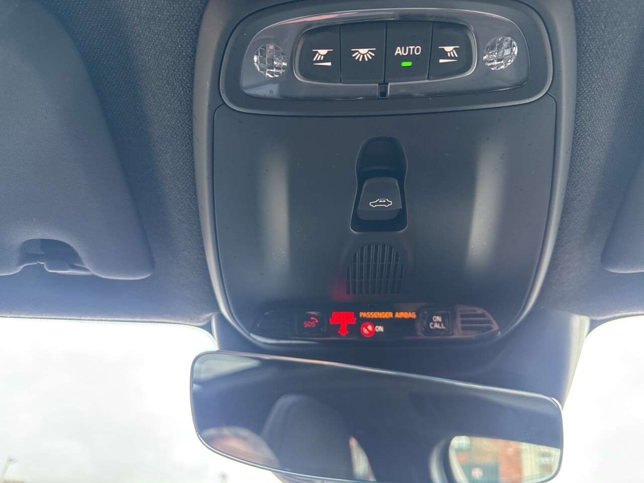 2020 VOLVO XC40 2020 VOLVO XC40