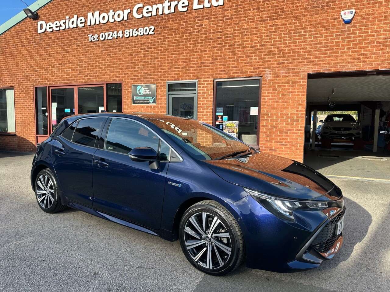 A 2022 TOYOTA COROLLA 1.8 VVT-h GPF Design Hatchback 5dr Petrol Hybrid CVT Euro 6 (s/s) (122 ps) A 2022 TOYOTA COROLLA 1.8 VVT-h GPF Design Hatchback 5dr Petrol Hybrid CVT Euro 6 (s/s) (122 ps)