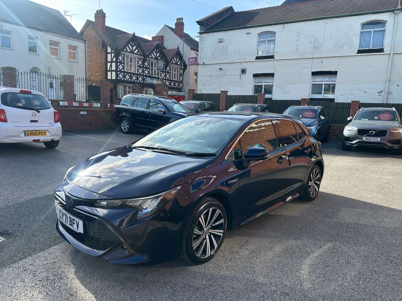 A 2022 TOYOTA COROLLA 1.8 VVT-h GPF Design Hatchback 5dr Petrol Hybrid CVT Euro 6 (s/s) (122 ps) A 2022 TOYOTA COROLLA 1.8 VVT-h GPF Design Hatchback 5dr Petrol Hybrid CVT Euro 6 (s/s) (122 ps)