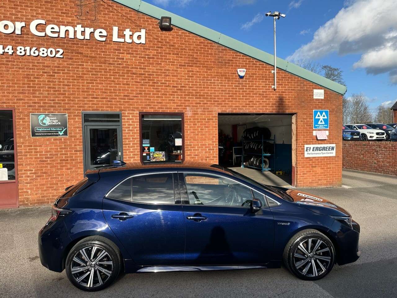 A 2022 TOYOTA COROLLA 1.8 VVT-h GPF Design Hatchback 5dr Petrol Hybrid CVT Euro 6 (s/s) (122 ps) A 2022 TOYOTA COROLLA 1.8 VVT-h GPF Design Hatchback 5dr Petrol Hybrid CVT Euro 6 (s/s) (122 ps)