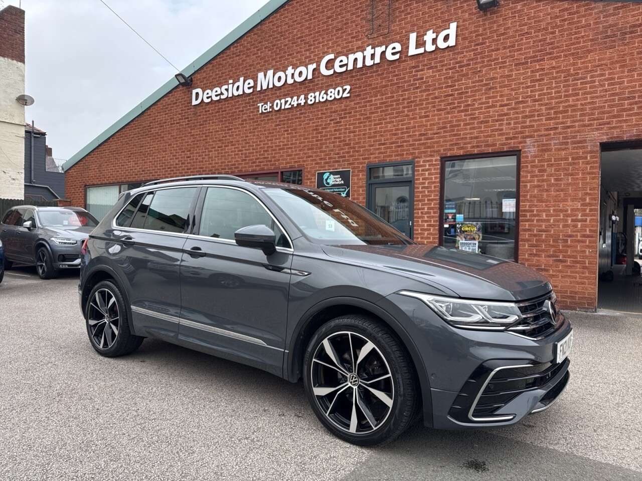 A 2021 VOLKSWAGEN TIGUAN 1.5 TSI R-Line SUV 5dr Petrol DSG Euro 6 (s/s) (150 ps) Rear view camera pl A 2021 VOLKSWAGEN TIGUAN 1.5 TSI R-Line SUV 5dr Petrol DSG Euro 6 (s/s) (150 ps) Rear view camera pl