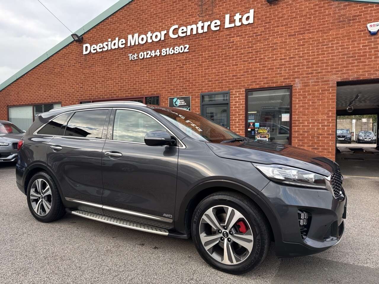 A 2019 KIA SORENTO 2.2 CRDi GT-Line SUV 5dr Diesel Auto AWD Euro 6 (s/s) (197 bhp) A 2019 KIA SORENTO 2.2 CRDi GT-Line SUV 5dr Diesel Auto AWD Euro 6 (s/s) (197 bhp)