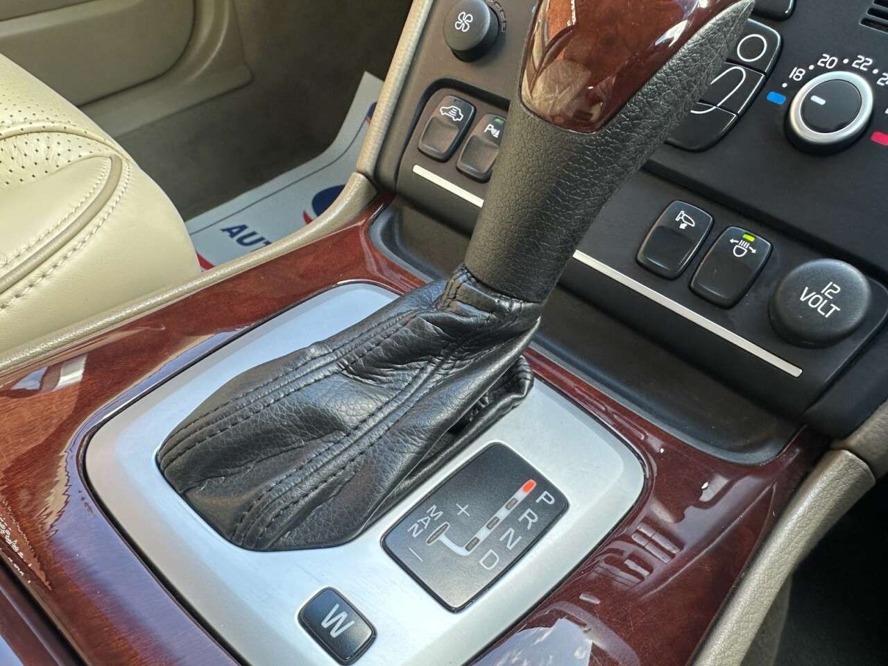 2012 VOLVO XC90 2012 VOLVO XC90