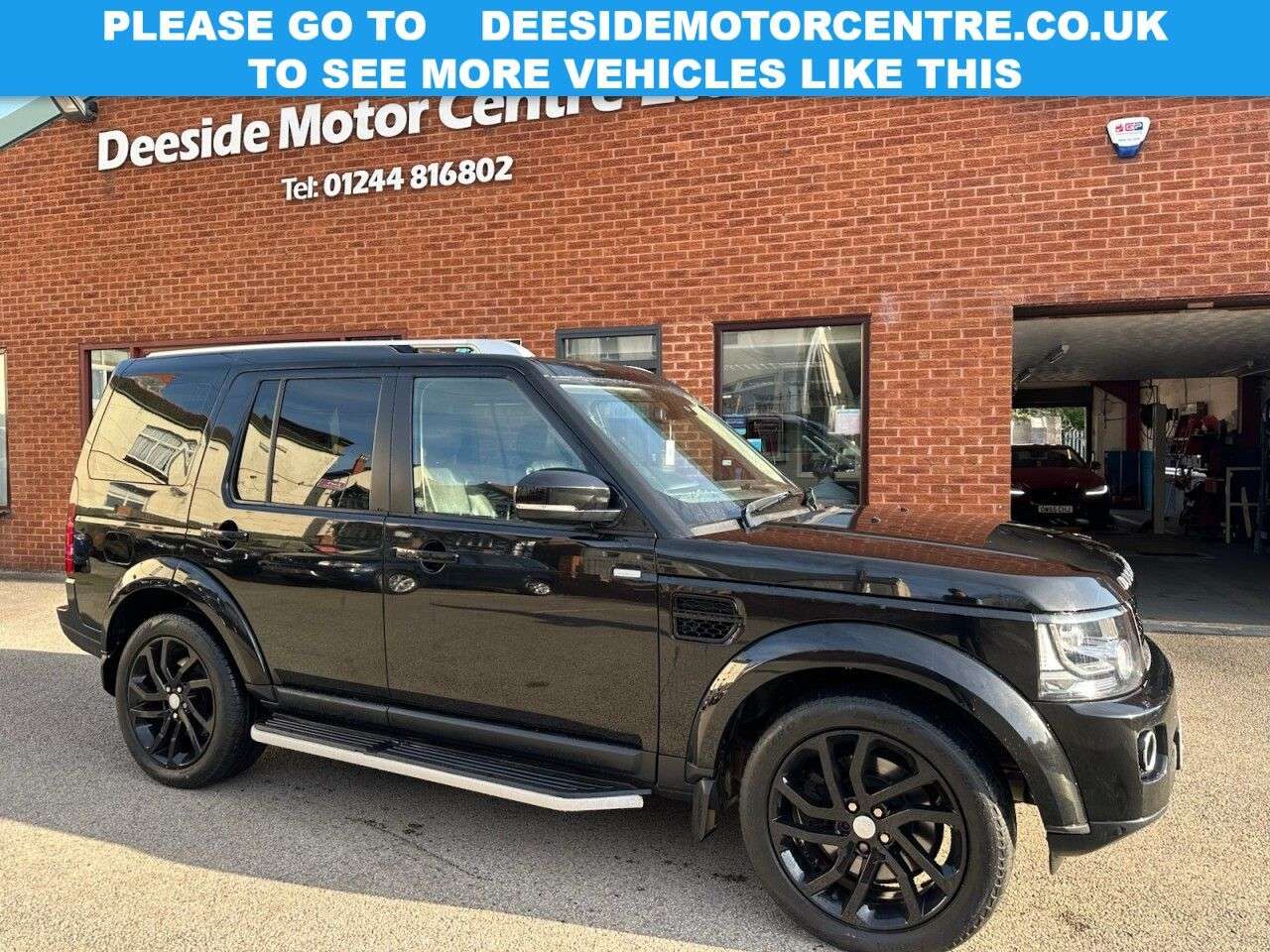 A 2016 LAND ROVER DISCOVERY 4 3.0 SD V6 Landmark SUV 5dr Diesel Auto 4WD Euro 6 (s/s) (256 bhp) A 2016 LAND ROVER DISCOVERY 4 3.0 SD V6 Landmark SUV 5dr Diesel Auto 4WD Euro 6 (s/s) (256 bhp)