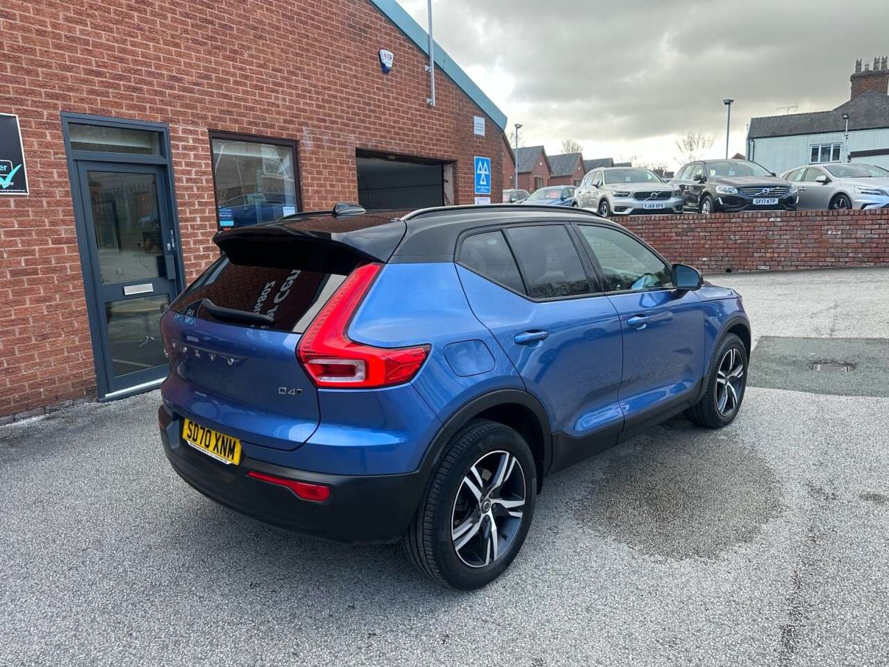 2020 VOLVO XC40 2020 VOLVO XC40