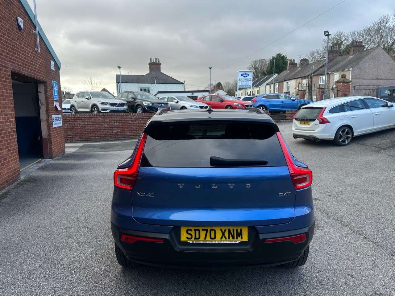 2020 VOLVO XC40 2020 VOLVO XC40