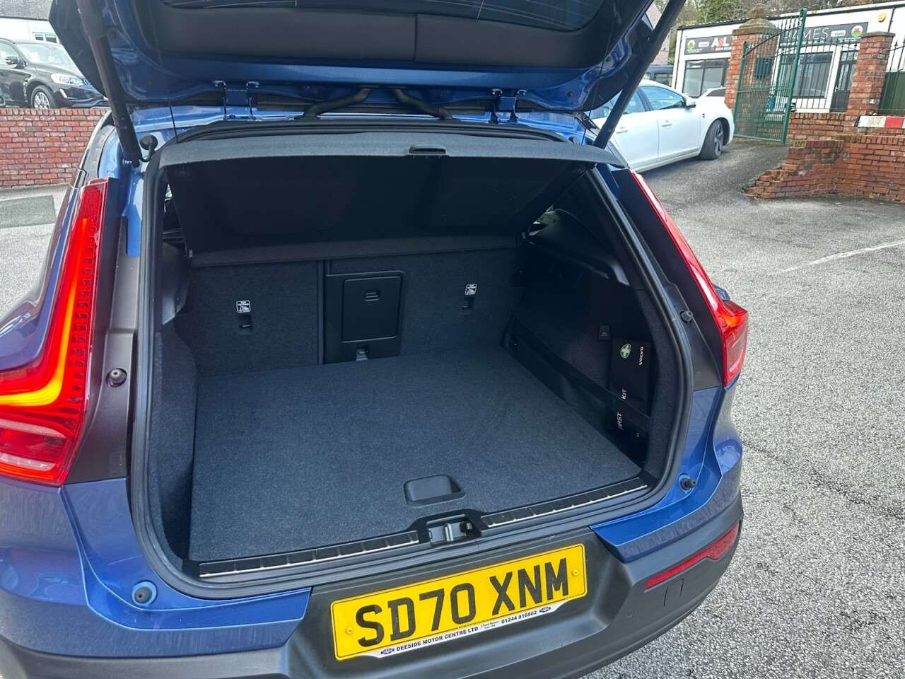 2020 VOLVO XC40 2020 VOLVO XC40