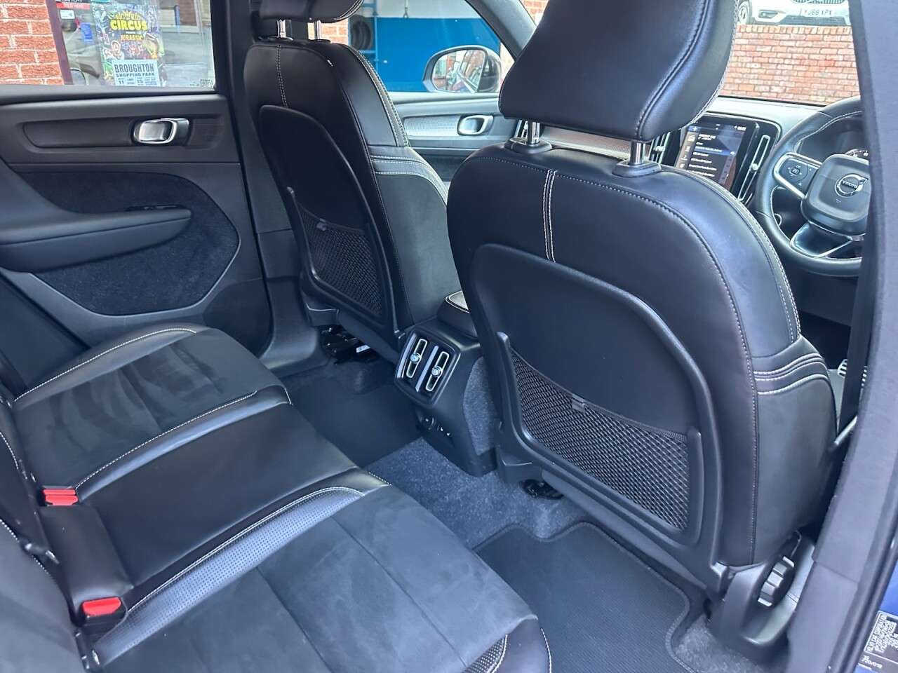 2020 VOLVO XC40 2020 VOLVO XC40