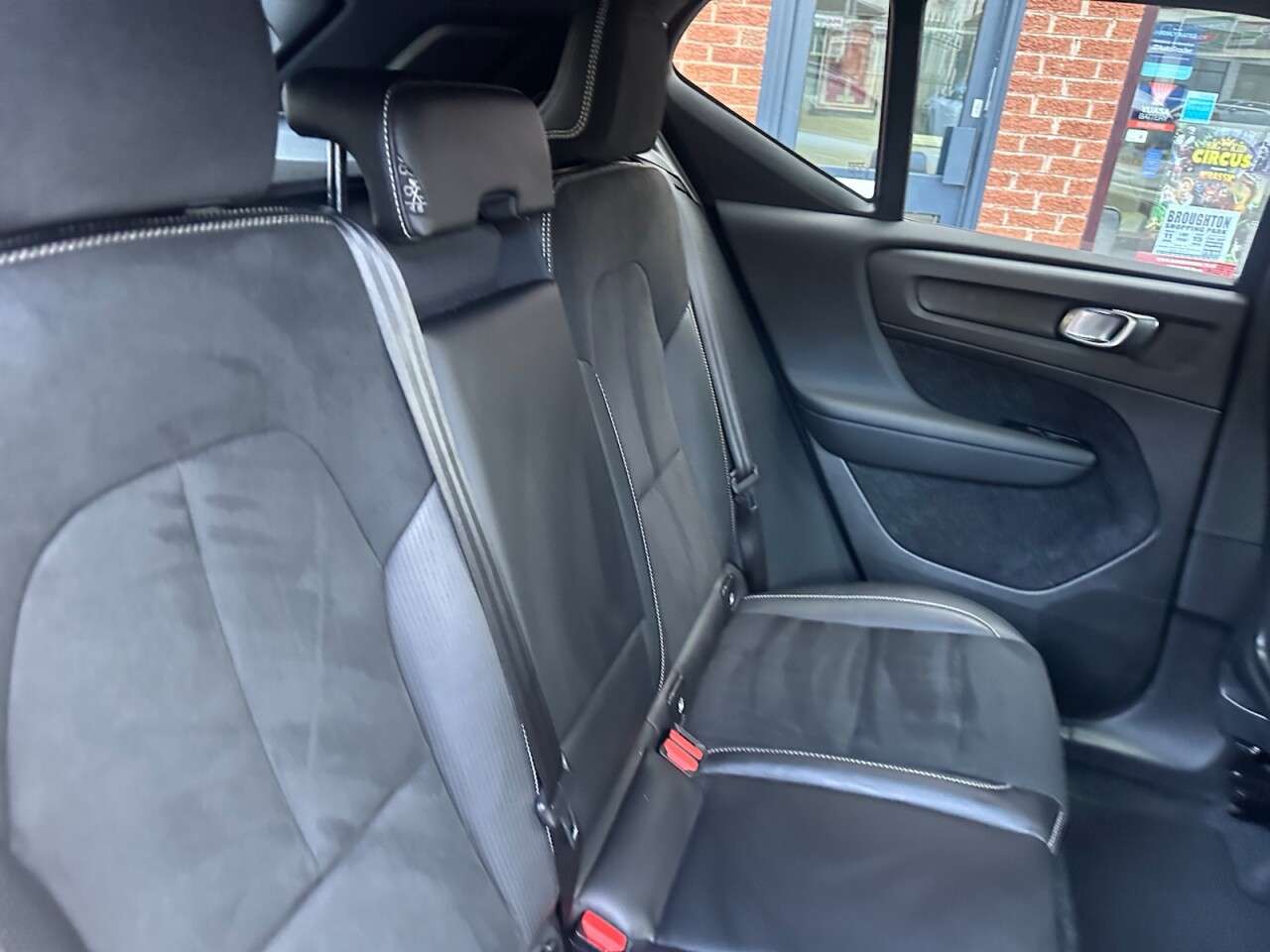 2020 VOLVO XC40 2020 VOLVO XC40