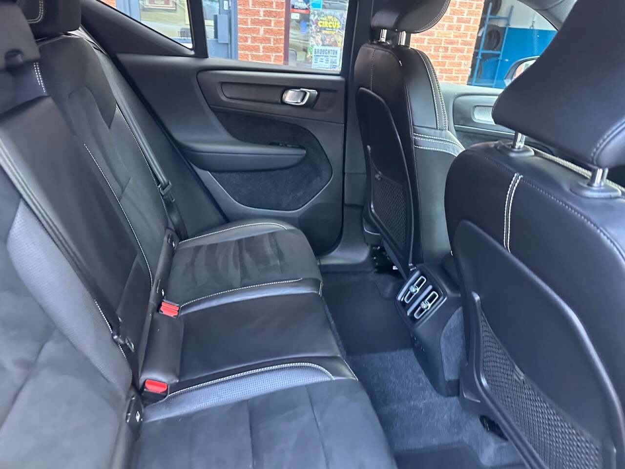 2020 VOLVO XC40 2020 VOLVO XC40