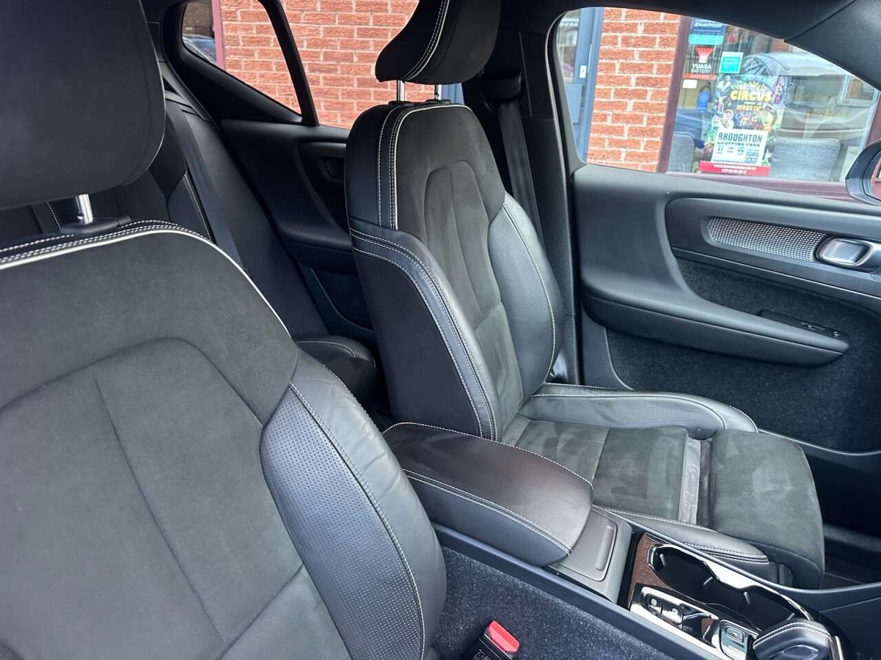 2020 VOLVO XC40 2020 VOLVO XC40