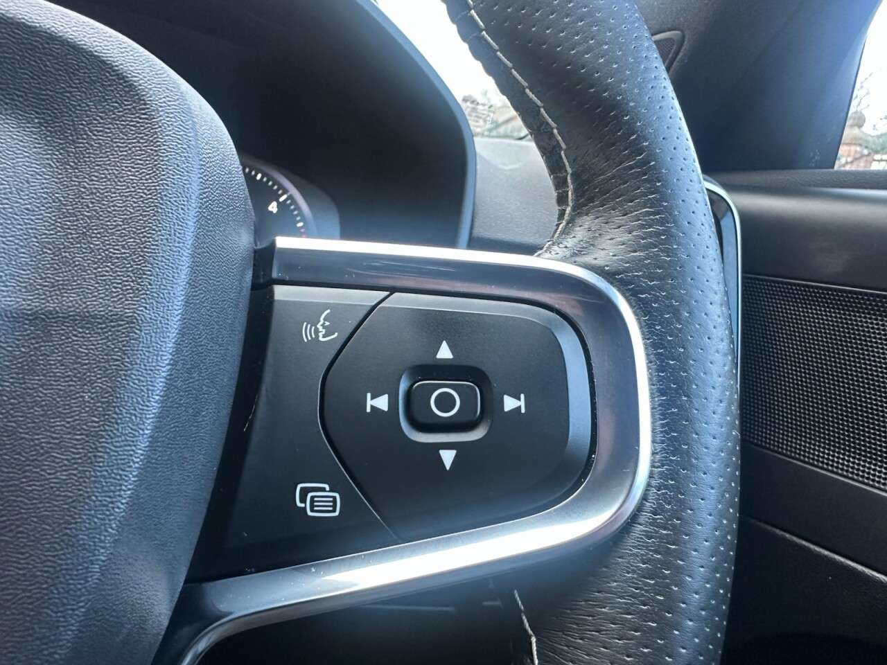 2020 VOLVO XC40 2020 VOLVO XC40