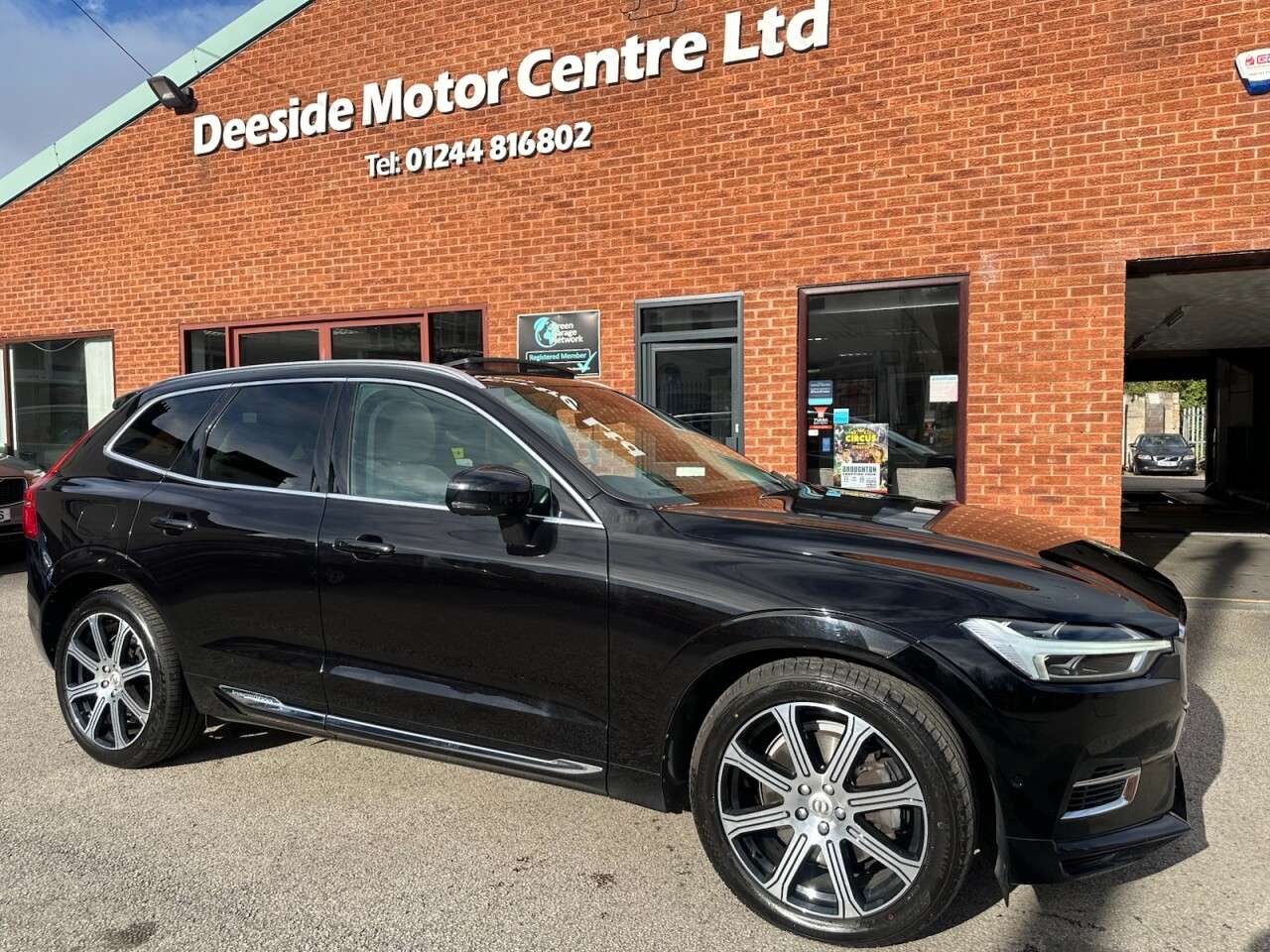 A 2018 VOLVO XC60 2.0h T8 Twin Engine 10.4kWh Inscription Pro SUV 5dr Petrol Plug-in Hybrid A A 2018 VOLVO XC60 2.0h T8 Twin Engine 10.4kWh Inscription Pro SUV 5dr Petrol Plug-in Hybrid A