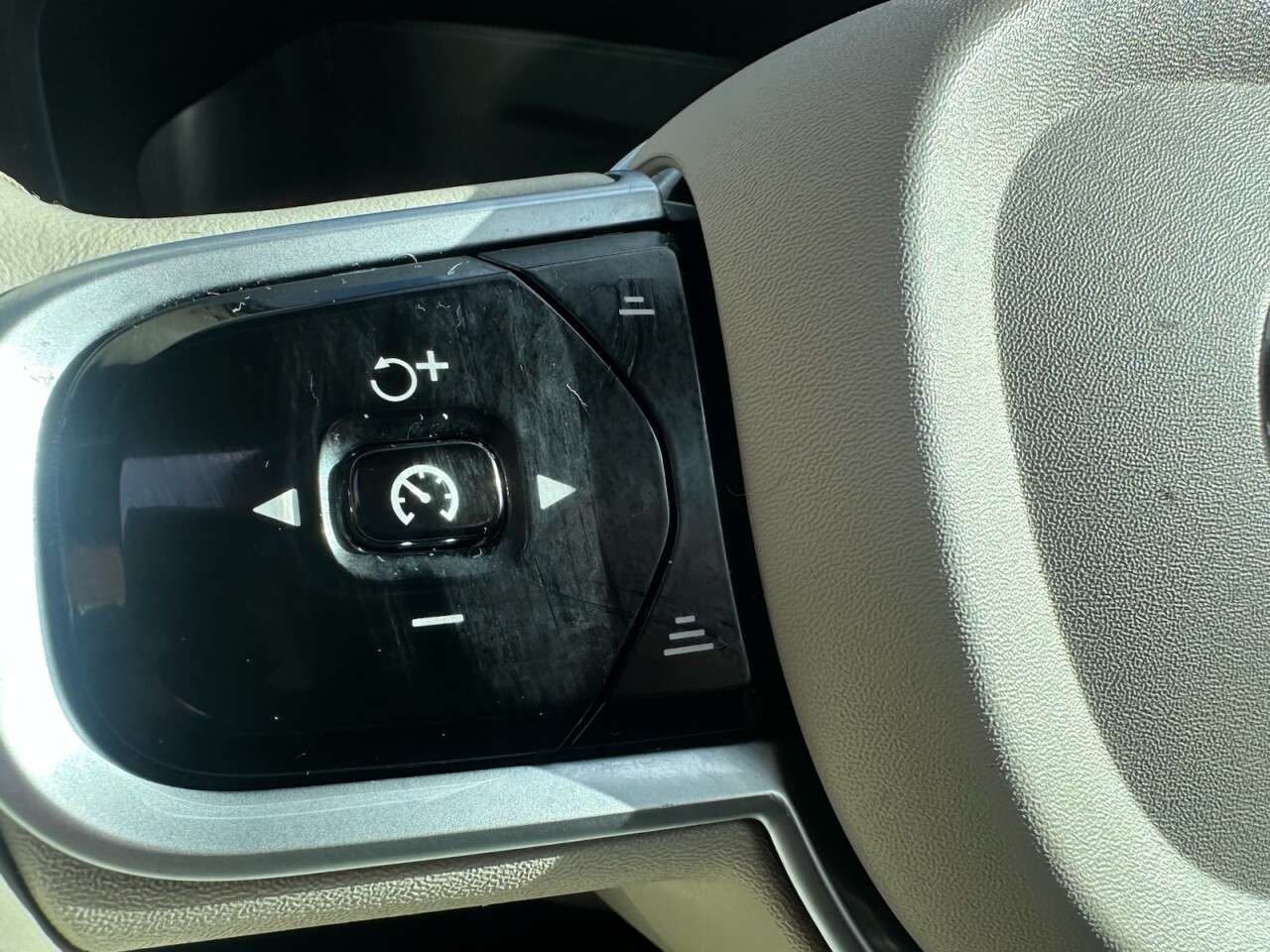 2018 VOLVO XC60 2018 VOLVO XC60