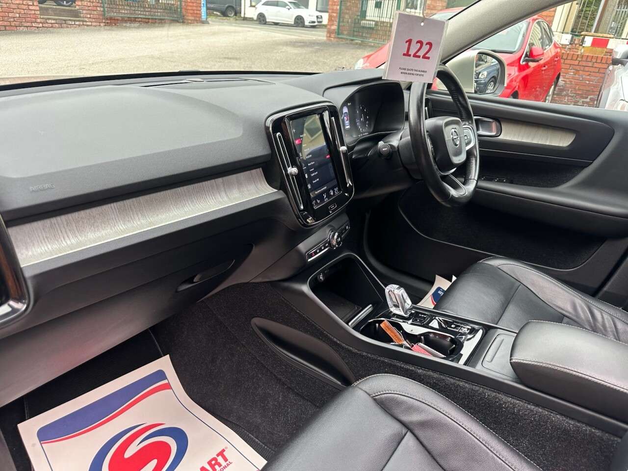 2018 VOLVO XC40 2018 VOLVO XC40