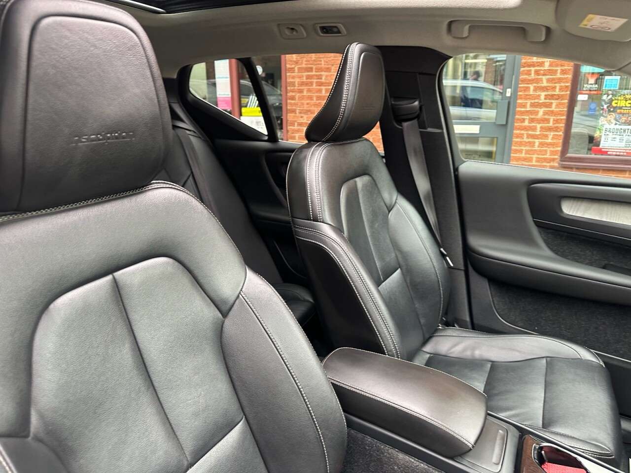 2018 VOLVO XC40 2018 VOLVO XC40