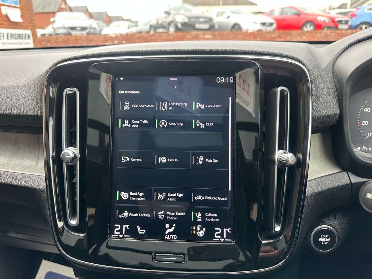 2018 VOLVO XC40 2018 VOLVO XC40