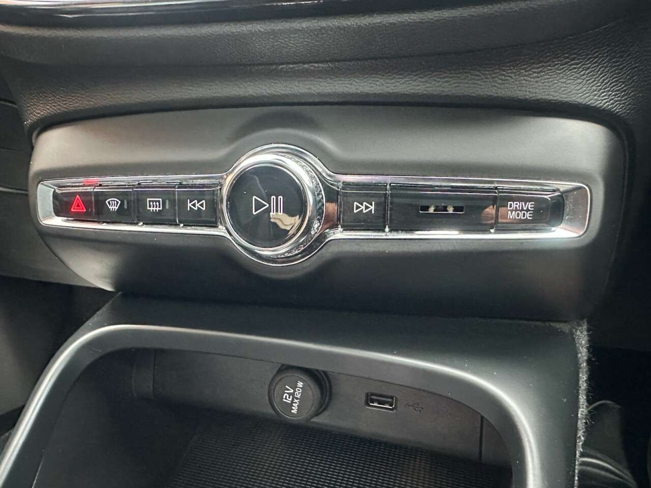 2018 VOLVO XC40 2018 VOLVO XC40