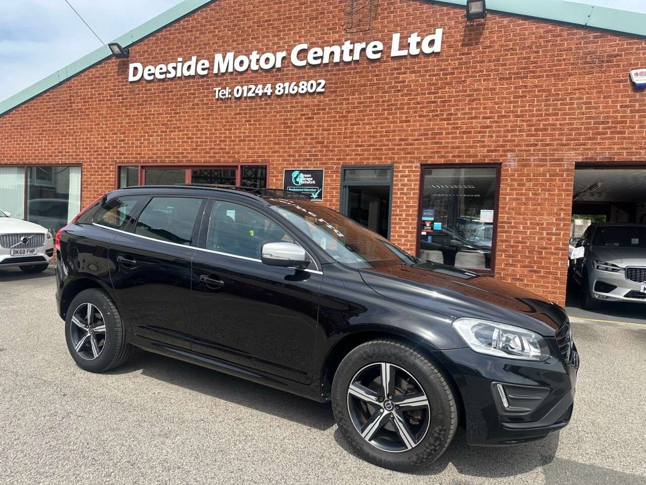 A 2016 VOLVO XC60 2.0 T5 R-Design Nav SUV 5dr Petrol Auto Euro 6 (s/s) (245 ps) Electric Pano A 2016 VOLVO XC60 2.0 T5 R-Design Nav SUV 5dr Petrol Auto Euro 6 (s/s) (245 ps) Electric Pano