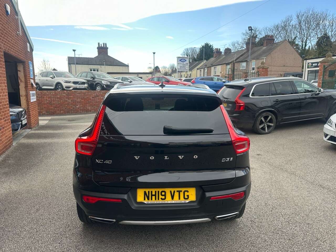 2019 VOLVO XC40 2019 VOLVO XC40