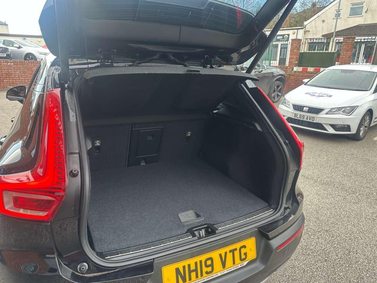 2019 VOLVO XC40 2019 VOLVO XC40