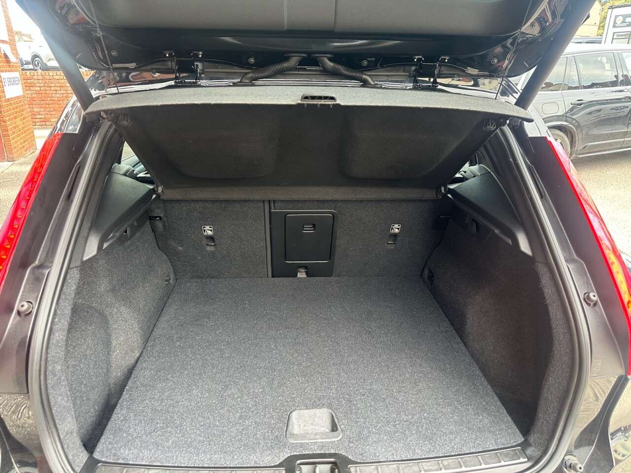 2019 VOLVO XC40 2019 VOLVO XC40