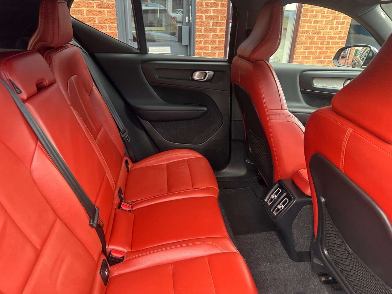 2019 VOLVO XC40 2019 VOLVO XC40