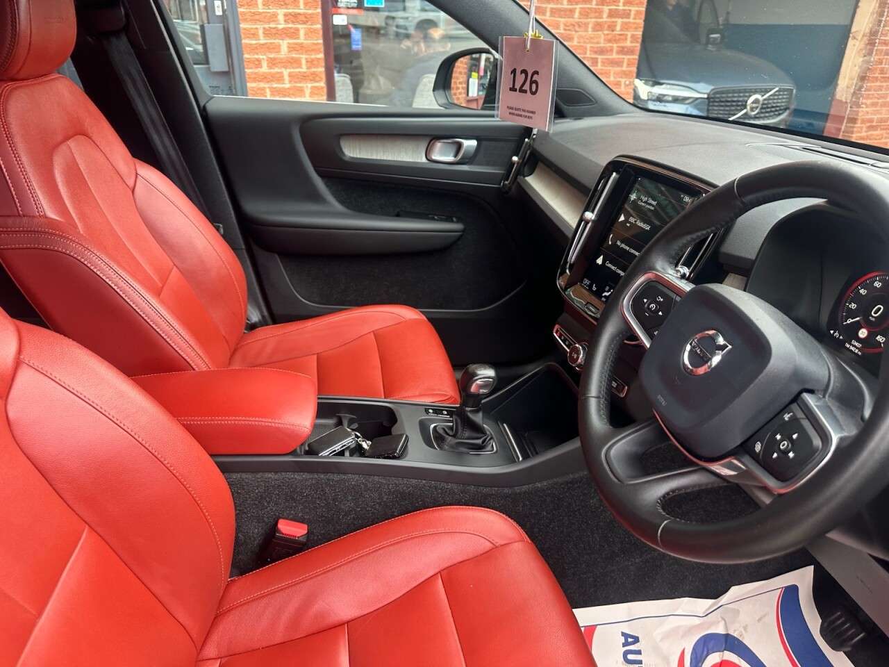 2019 VOLVO XC40 2019 VOLVO XC40