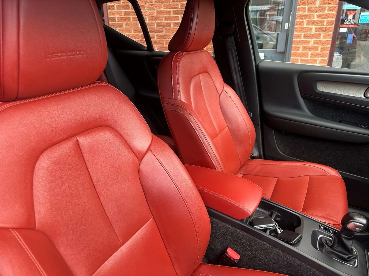 2019 VOLVO XC40 2019 VOLVO XC40