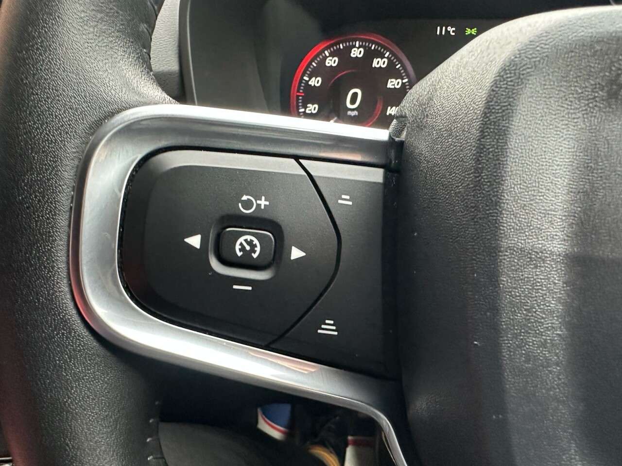 2019 VOLVO XC40 2019 VOLVO XC40