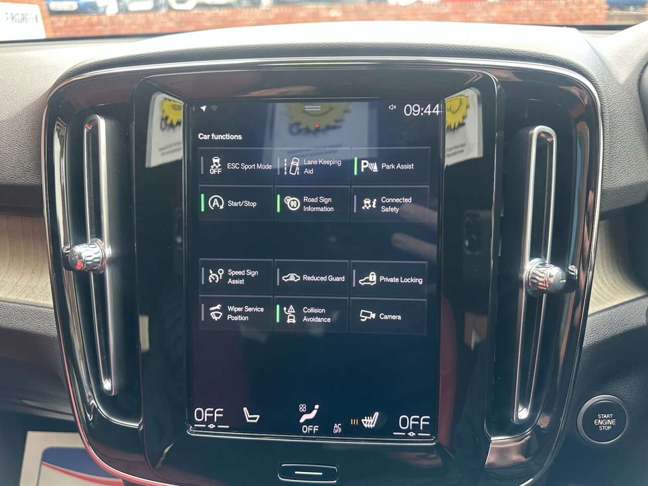 2019 VOLVO XC40 2019 VOLVO XC40