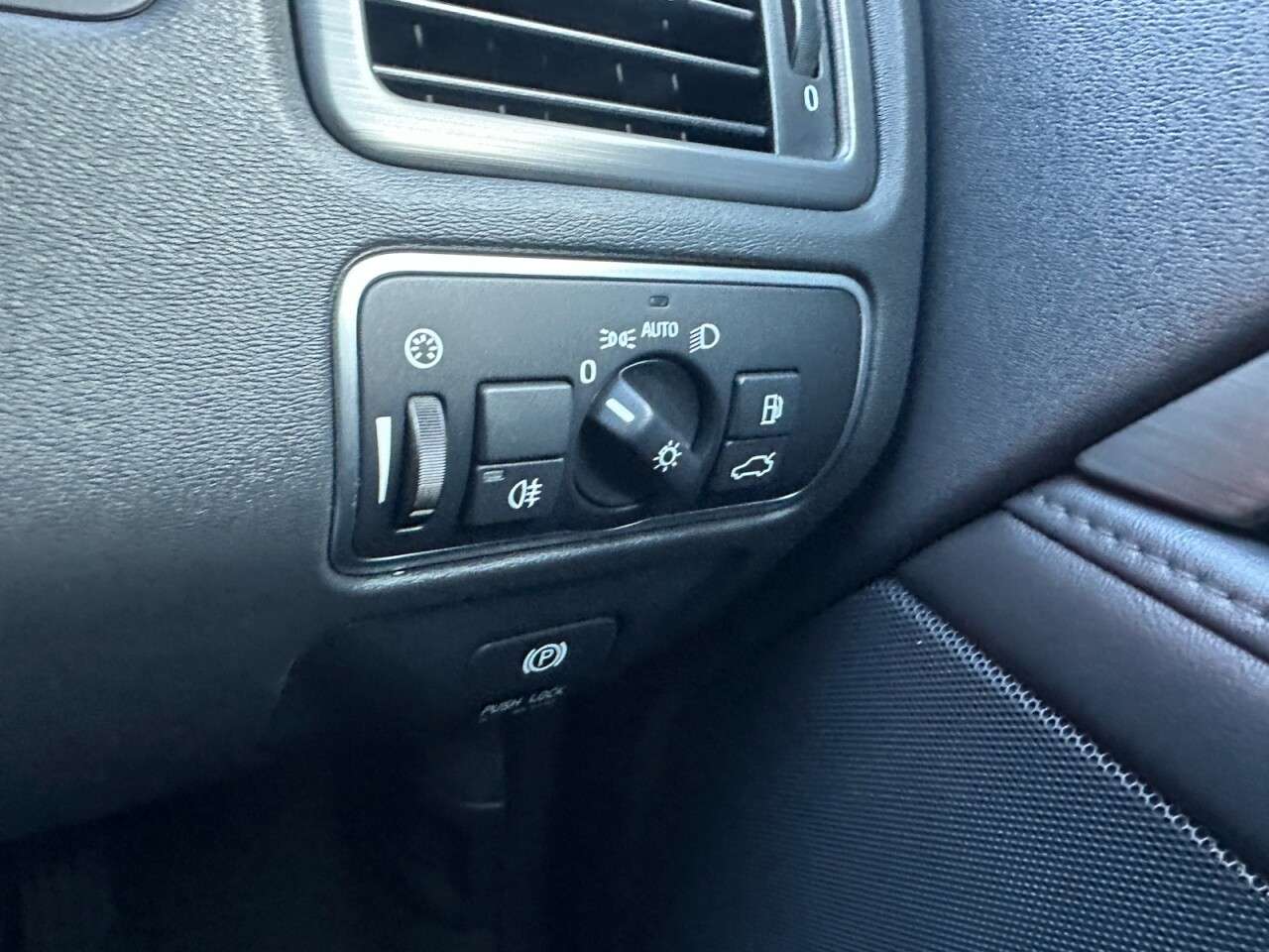 2014 VOLVO XC70 2014 VOLVO XC70