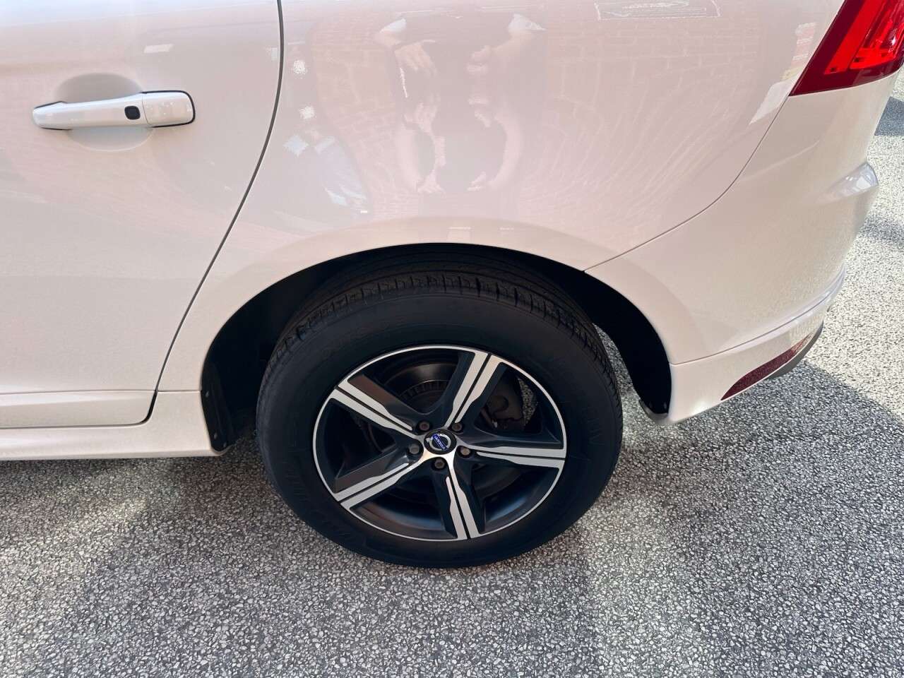 2017 VOLVO XC60 2017 VOLVO XC60