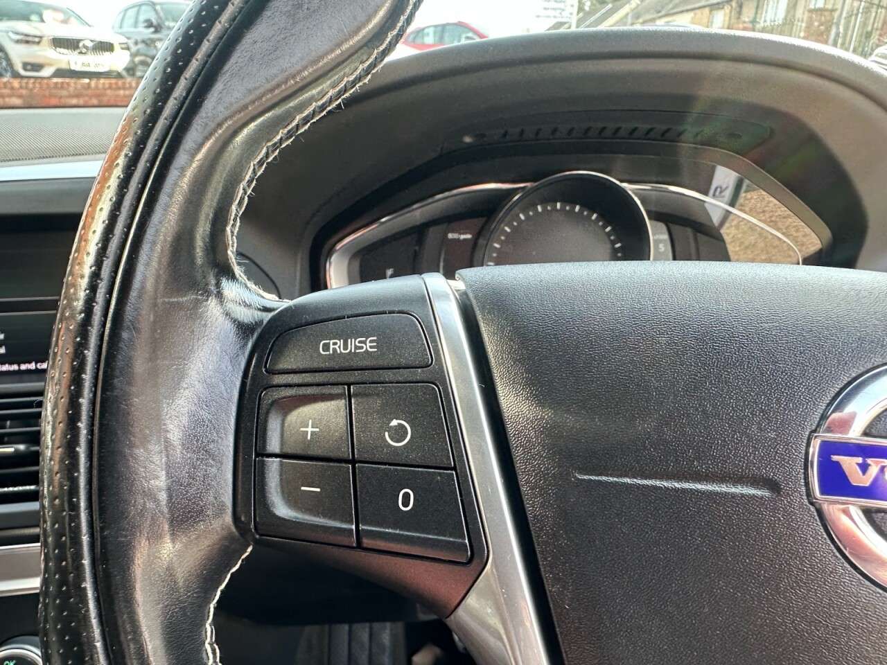 2017 VOLVO XC60 2017 VOLVO XC60