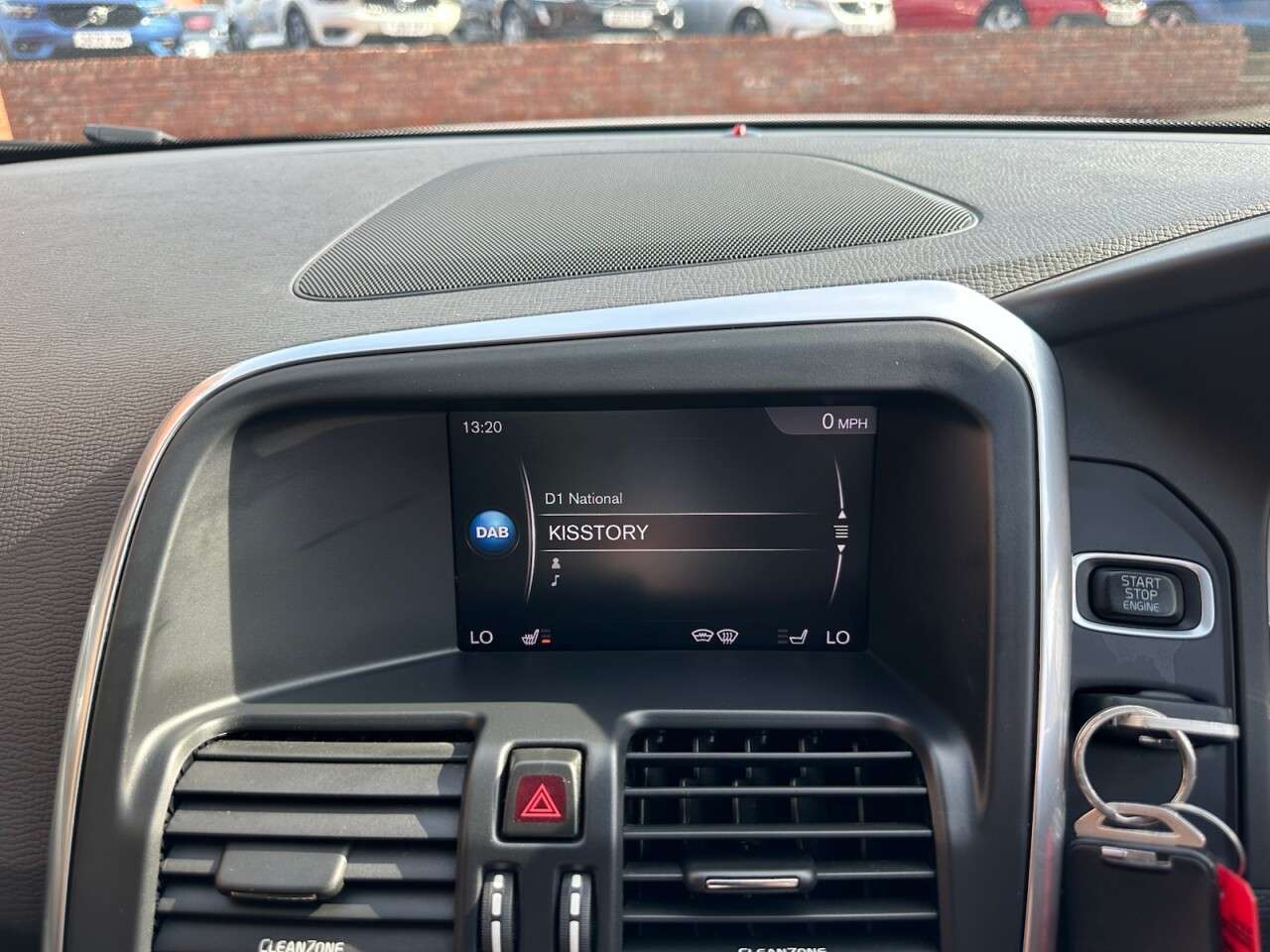 2017 VOLVO XC60 2017 VOLVO XC60