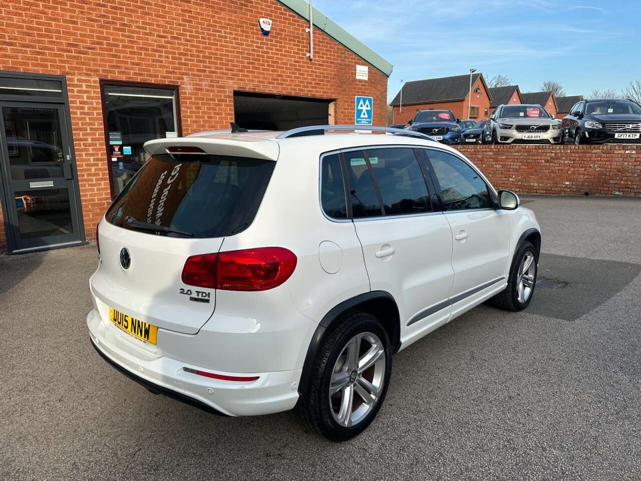 2015 VOLKSWAGEN TIGUAN 2015 VOLKSWAGEN TIGUAN