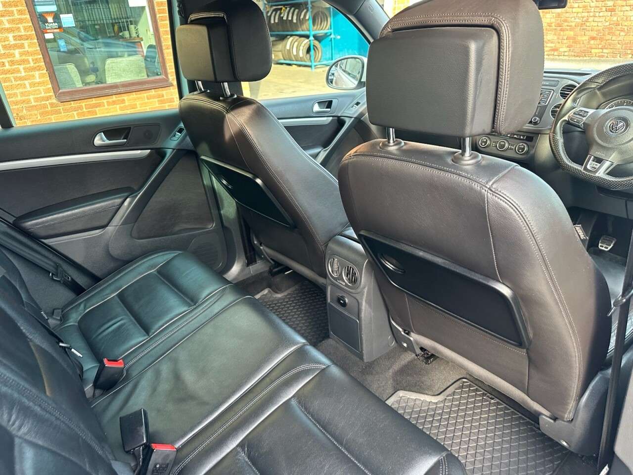 2015 VOLKSWAGEN TIGUAN 2015 VOLKSWAGEN TIGUAN