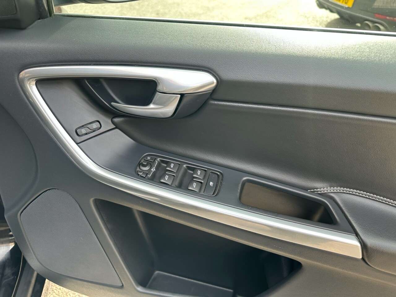 2017 VOLVO XC60 2017 VOLVO XC60