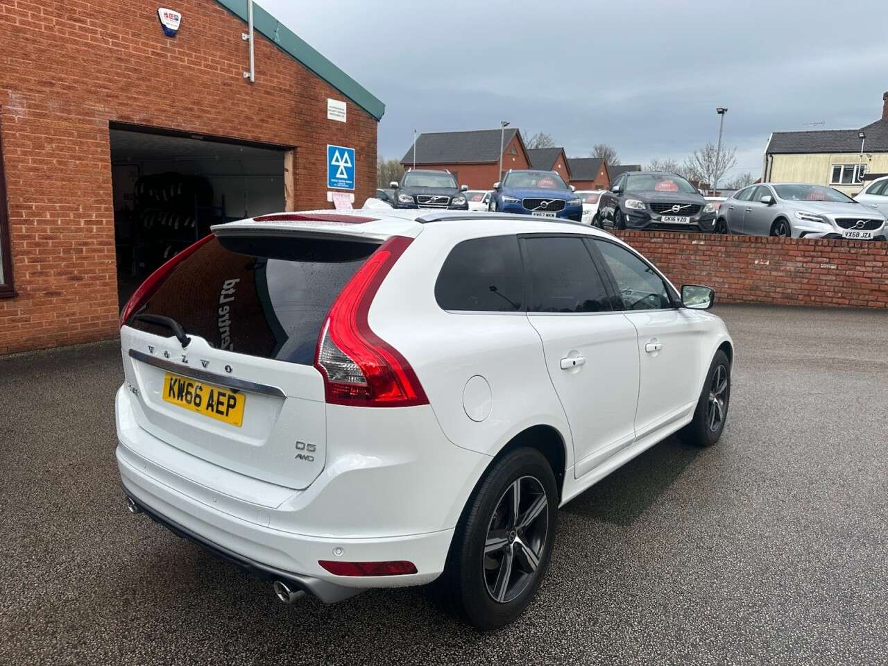 2016 VOLVO XC60 2016 VOLVO XC60