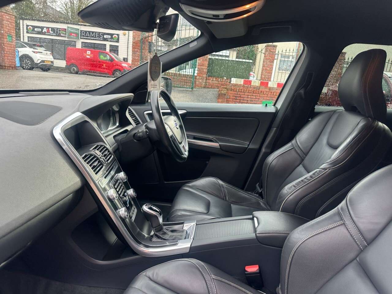 2016 VOLVO XC60 2016 VOLVO XC60