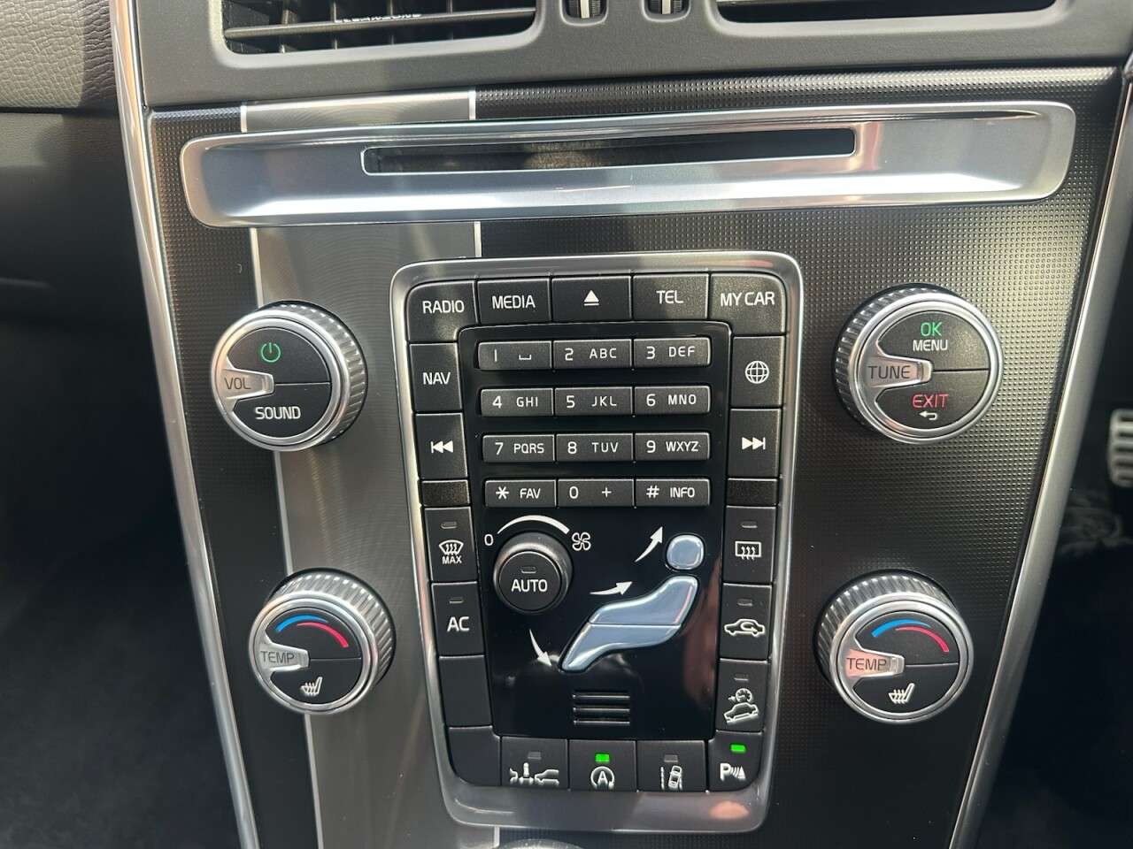 2016 VOLVO XC60 2016 VOLVO XC60