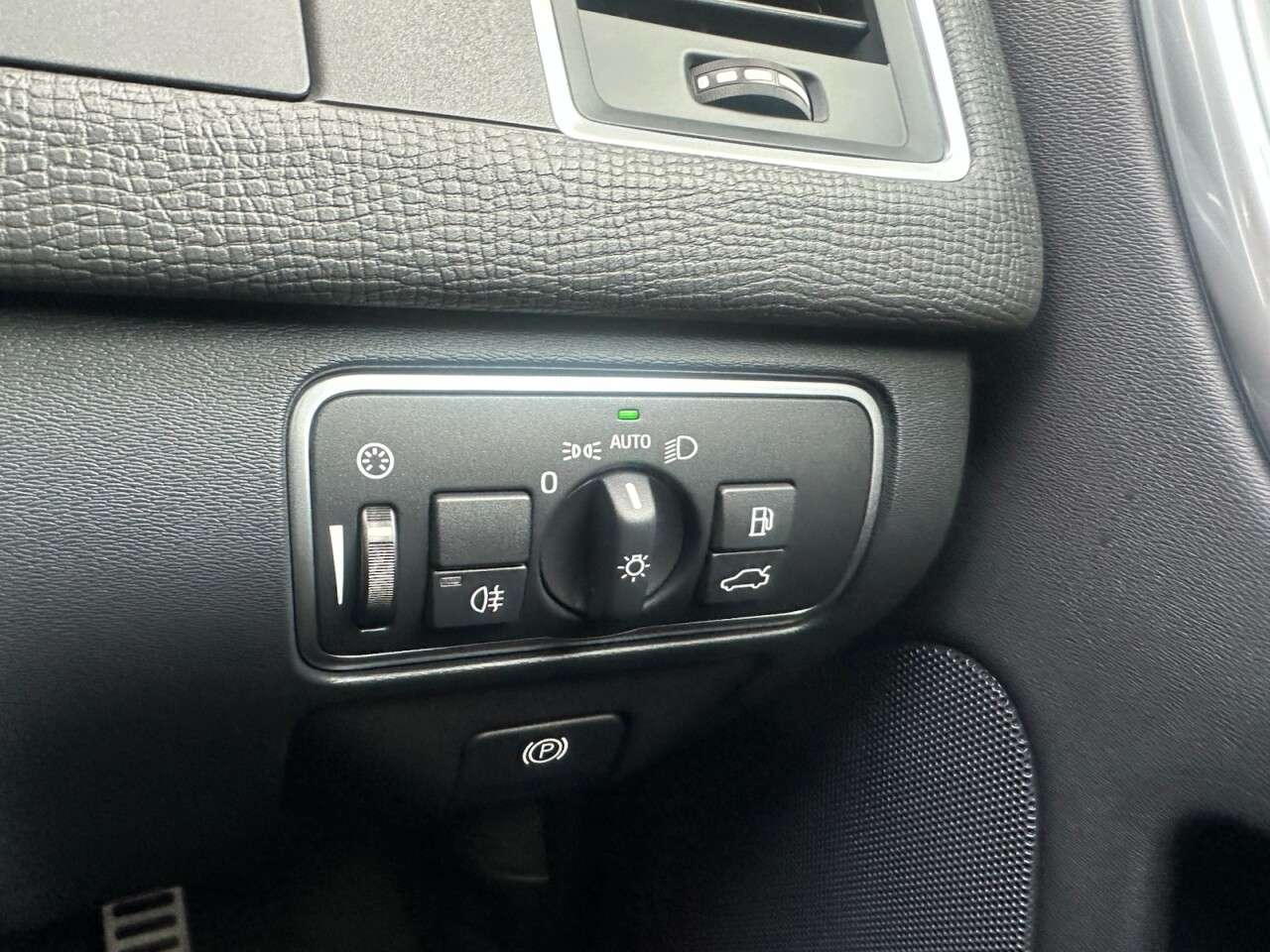 2016 VOLVO XC60 2016 VOLVO XC60