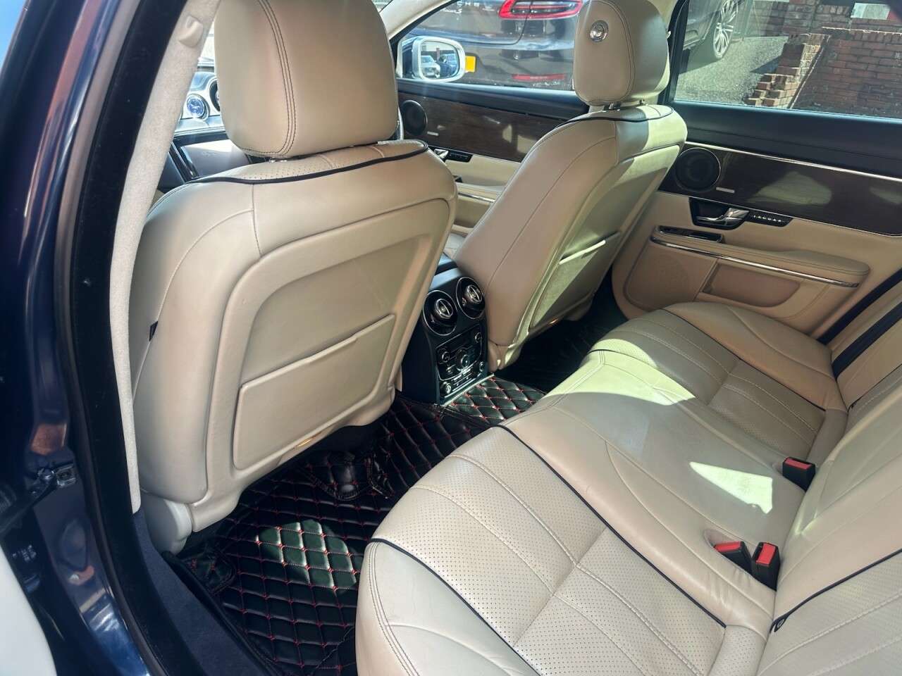 2010 JAGUAR XJ 2010 JAGUAR XJ