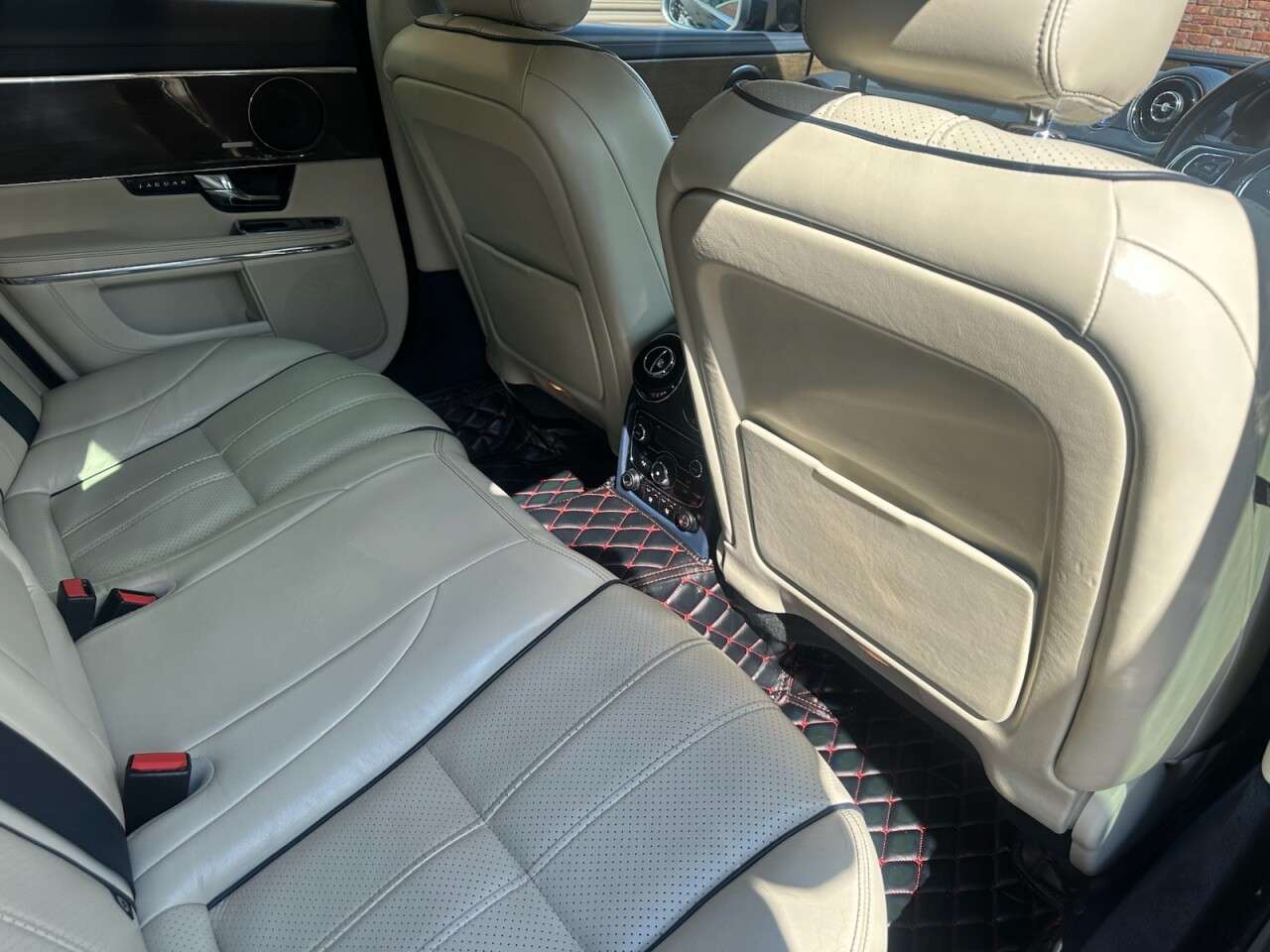 2010 JAGUAR XJ 2010 JAGUAR XJ